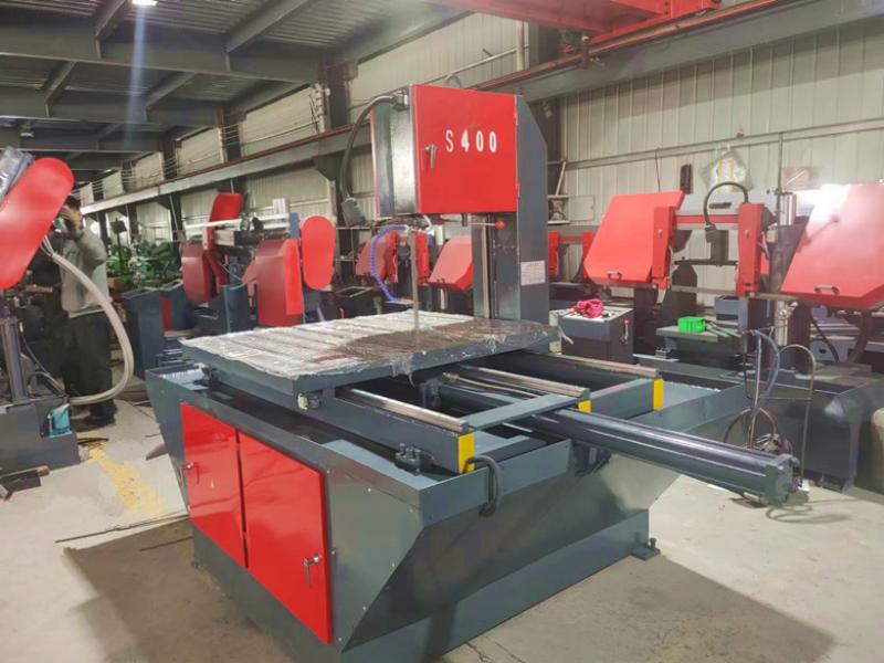 立式锯床安全装置